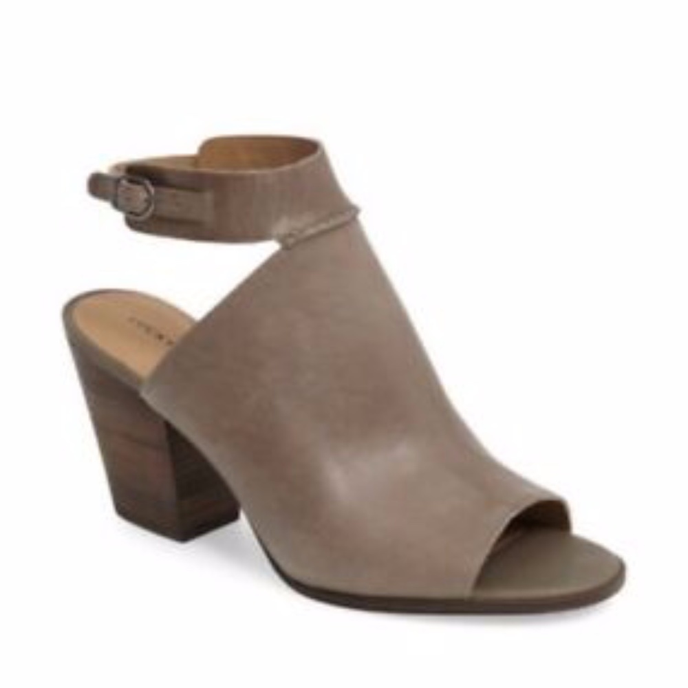 Lucky Brand Chunky Heel Sandals